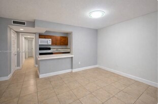 850 SW 129th Pl, Unit 103 in Miami, FL - Building Photo