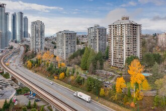 Brentlawn Towers in Burnaby, BC - Building Photo - Building Photo