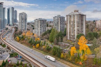 Brentlawn Towers II in Burnaby, BC - Building Photo - Building Photo