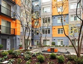 Wes on Western in Seattle, WA - Foto de edificio - Building Photo