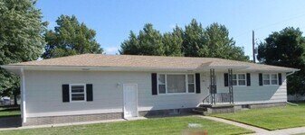 2320 W 5th St in Grand Island, NE - Building Photo