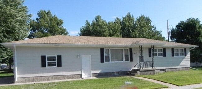 property at 2320 W 5th St