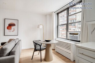 160 E 48th St, Unit FL13-ID1170 in New York, NY - Building Photo - Building Photo