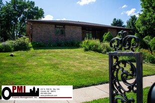 5501 S 68th St in Lincoln, NE - Building Photo