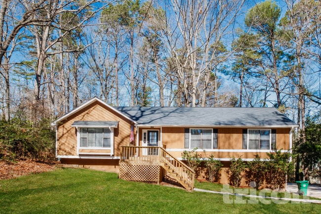 5712 Albans Way, Unit 101 in Lithonia, GA - Building Photo - Building Photo