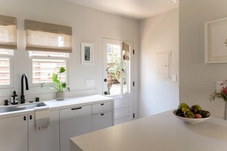 812 S Pacific St in Oceanside, CA - Building Photo - Building Photo