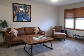 202 NW Sharmin Dr in Ankeny, IA - Building Photo - Building Photo
