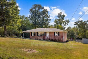 2224 3rd St NW in Center Point, AL - Building Photo