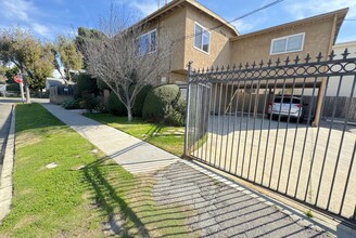 10910 Regent St, Unit C in Los Angeles, CA - Building Photo - Building Photo