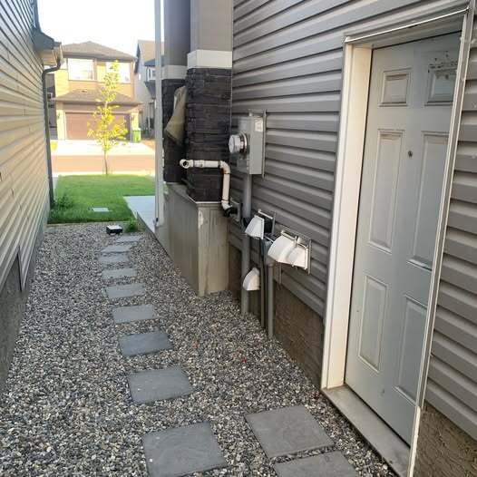 309 Corner Meadows Way NE in Calgary, AB - Building Photo