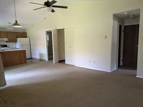 137 Thimbleberry Rd in Ballston Spa, NY - Building Photo - Building Photo