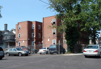 820 W Main St in Norristown, PA - Building Photo - Building Photo