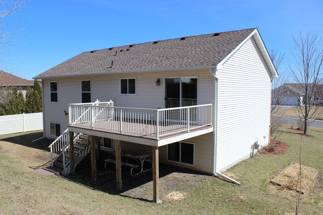 16198 Godson Cir in Lakeville, MN - Building Photo - Building Photo