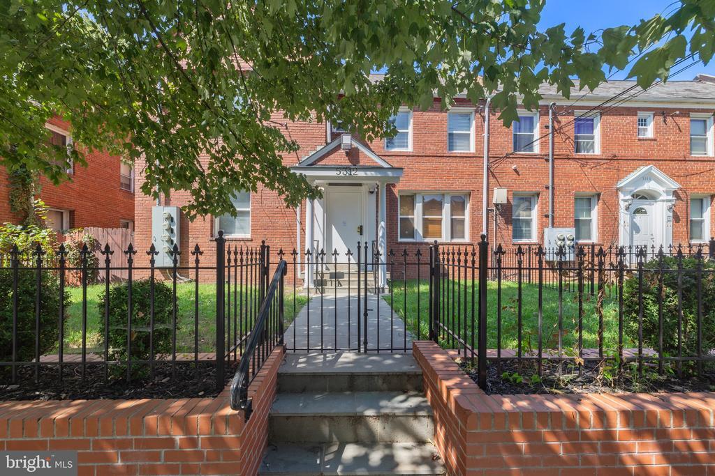 5312 4th St NW in Washington, DC - Foto de edificio