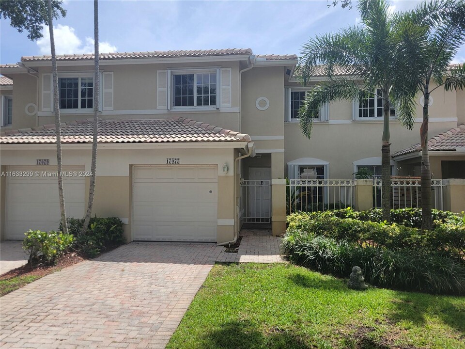 17077 NW 23rd St in Pembroke Pines, FL - Building Photo