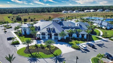 6221 Fish Eagle Ct in Nokomis, FL - Foto de edificio - Building Photo