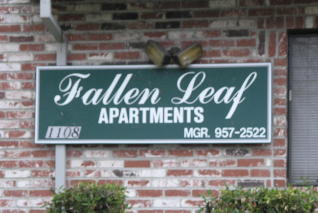 Fallen Leaf Apartments in Stockton, CA - Building Photo - Building Photo