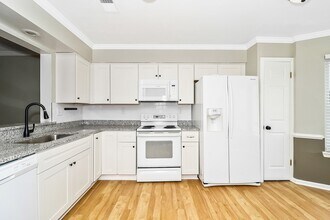 5632 Gates Landing Rd in Virginia Beach, VA - Building Photo - Building Photo
