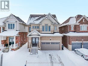118 Lorne Thomas Pl in New Tecumseth, ON - Building Photo - Building Photo