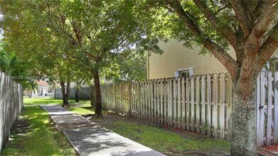 14273 SW 126th Pl in Miami, FL - Building Photo - Building Photo