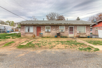 2406 Castlevale Rd in Yakima, WA - Building Photo - Building Photo