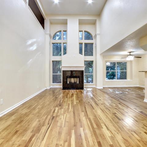 5744 Chelmsford Trail in Arlington, TX - Building Photo