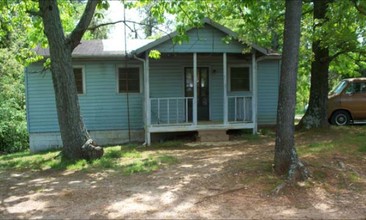 4 unit multifamily property in Gainesville, GA - Building Photo - Building Photo