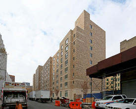 Metro East 99th Street in New York, NY - Building Photo - Building Photo