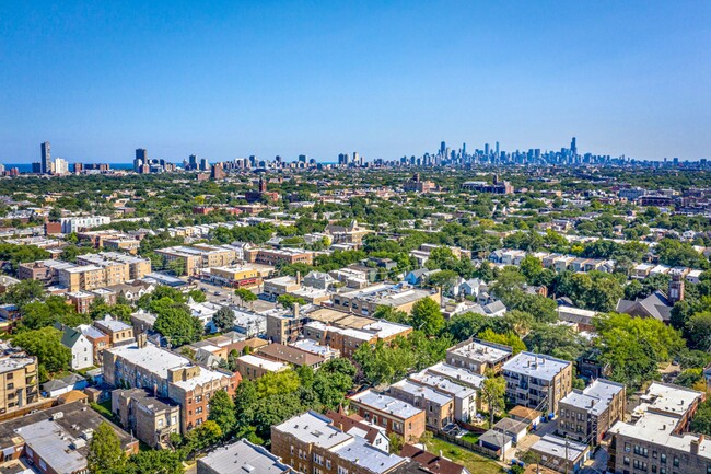 2020-36 W. Montrose / 4405-09 N. Seeley in Chicago, IL - Building Photo - Building Photo