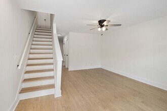 270 Fleming Rd in Charleston, SC - Building Photo - Building Photo