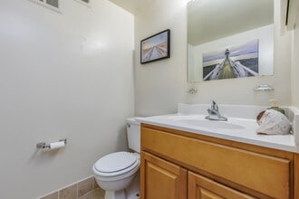 Hidenwood - Hiden Place Apartments in Newport News, VA - Foto de edificio - Interior Photo