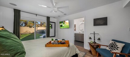 4526 E Paradise Ln in Phoenix, AZ - Building Photo - Building Photo