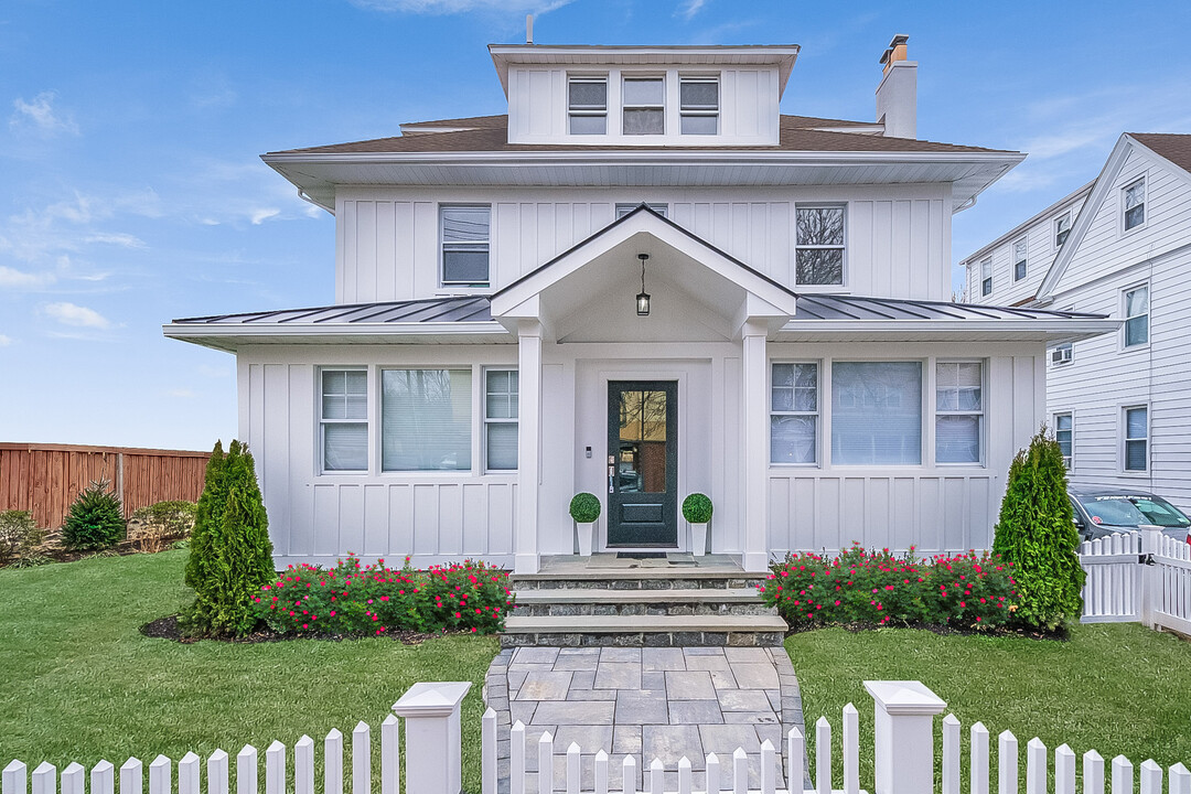 76 Lake Ave in Tuckahoe, NY - Building Photo