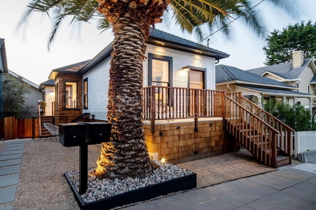 318 18th St in Pacific Grove, CA - Building Photo - Building Photo