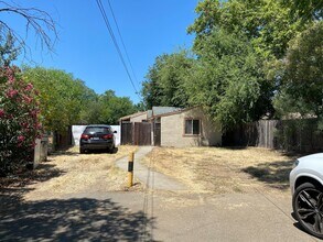 3830 Martin Luther King Jr Blvd in Sacramento, CA - Building Photo - Building Photo