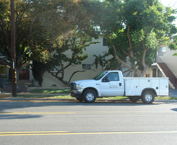 567-575 E Maude Ave Apartments