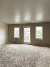 1035 Seneca Ave in Wasilla, AK - Building Photo - Building Photo