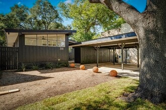 318 W Rosewood Ave in San Antonio, TX - Building Photo - Building Photo