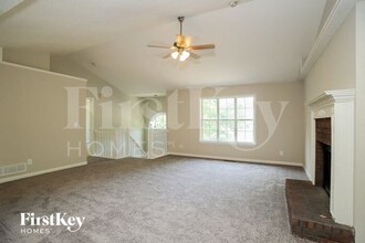 703 Hearthstone Crossing in Woodstock, GA - Foto de edificio - Building Photo