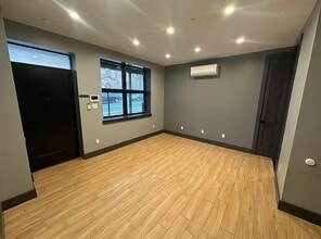 78 Rockaway Ave, Unit 1C in Brooklyn, NY - Building Photo - Building Photo