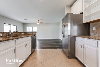 14338 Haddon Mist Dr in Wimauma, FL - Building Photo - Building Photo