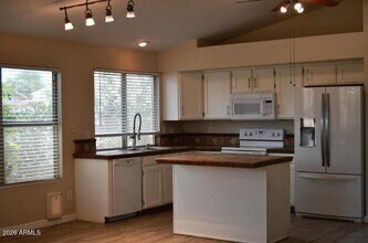 1476 E Silver Creek Rd in Gilbert, AZ - Building Photo - Building Photo