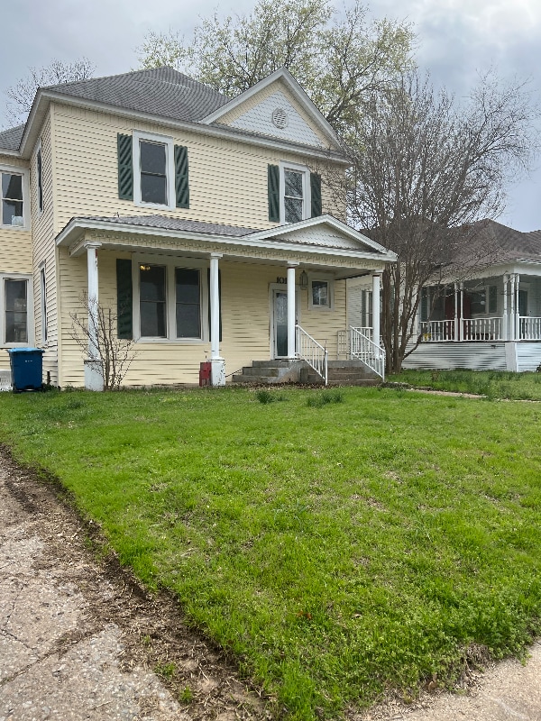 property at 1018 W Sears St