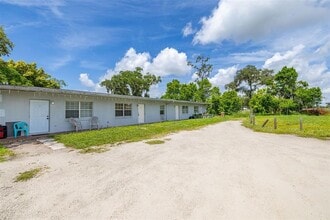 2150 Barbara Dr in St. Cloud, FL - Building Photo - Building Photo