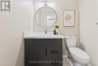 50 Insmill Crescent in Ottawa, ON - Building Photo - Building Photo