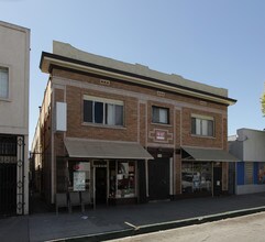 1049-1053 Pine Ave. in Long Beach, CA - Building Photo - Building Photo