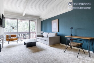 6150 Canterbury Dr in Culver City, CA - Building Photo - Building Photo
