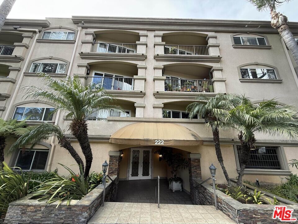 222 7th St in Santa Monica, CA - Building Photo