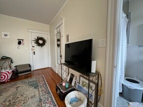 64 Queensberry St, Unit #20 in Boston, MA - Building Photo - Building Photo