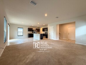 3641 Zephyr Preserve Pl in Zephyrhills, FL - Building Photo - Building Photo